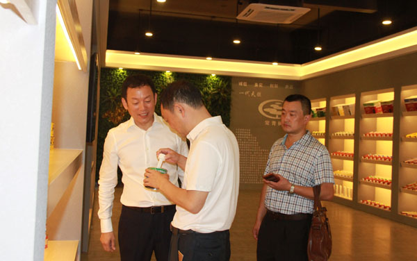 熱烈歡迎四川大英縣委縣政府領(lǐng)導(dǎo)一行蒞臨我司參觀(guān)指導(dǎo)